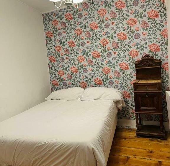 带共用浴室的标准房间, Hostel Baqueira   Refugi Rosta   Pyrenmuseu