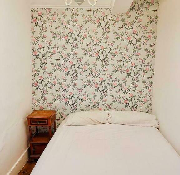 اتاق استاندارد با سرویس بهداشتی مشترک, Hostel Baqueira Refugi Rosta Pyrenmuseu