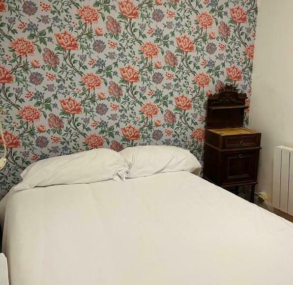带共用浴室的标准房间, Hostel Baqueira   Refugi Rosta   Pyrenmuseu