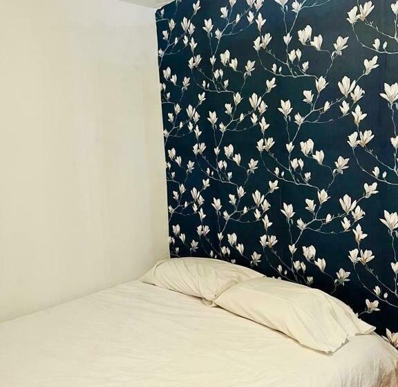 اتاق استاندارد با سرویس بهداشتی مشترک, Hostel Baqueira Refugi Rosta Pyrenmuseu