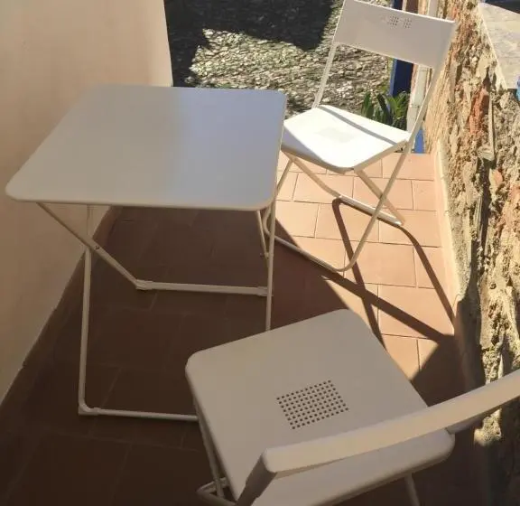 スタンダードスタジオ, Hostel Cañaveral
