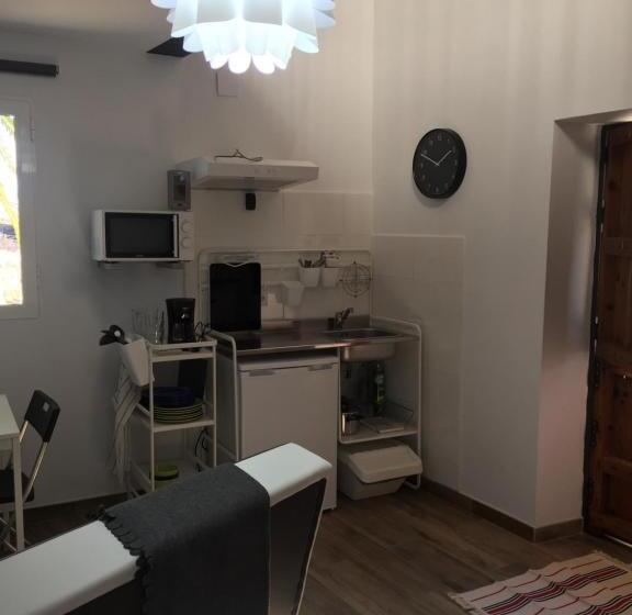 إستوديو قياسى, Hostel Cañaveral