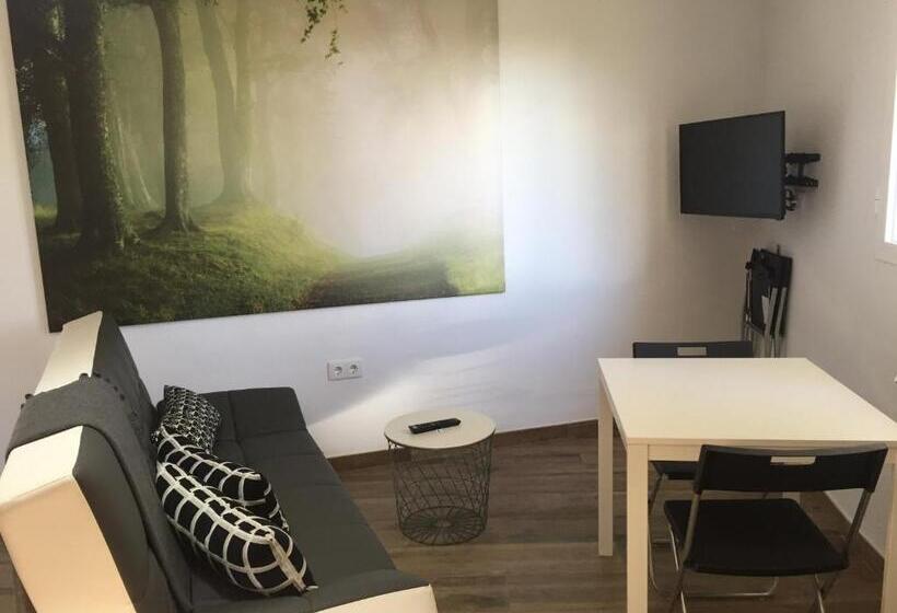 إستوديو قياسى, Hostel Cañaveral