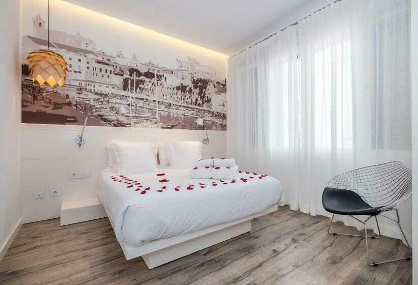 غرفة قياسية, Abril 37