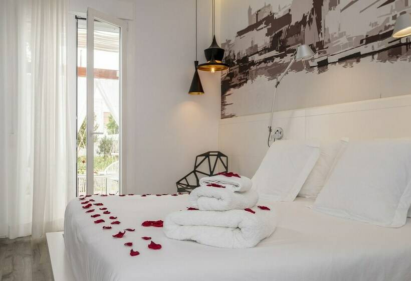 غرفة قياسية, Abril 37