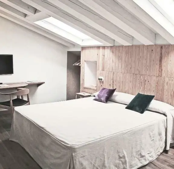 Standard-huone, Ayllon