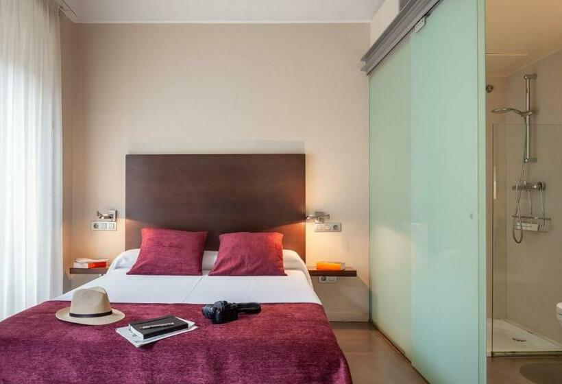 标准间, Casa Marcial