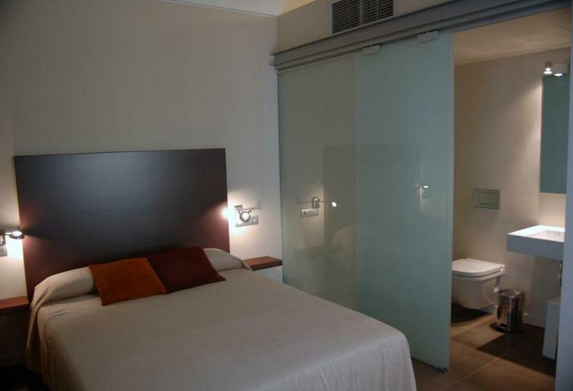 标准间, Casa Marcial