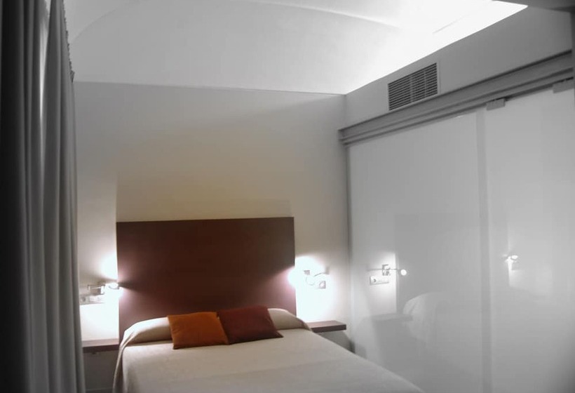 标准间, Casa Marcial