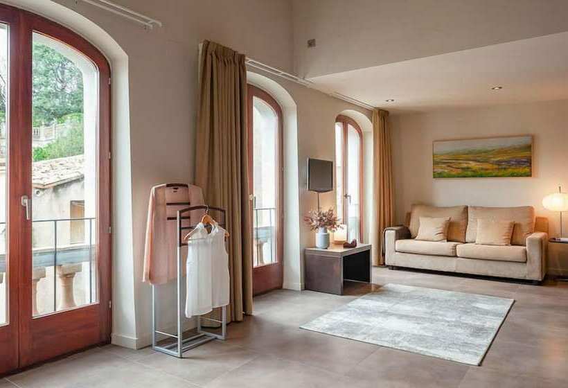 套房, Casa Marcial