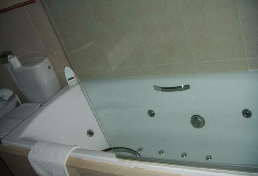 מיטת קינג בסוויטה, Garabatos