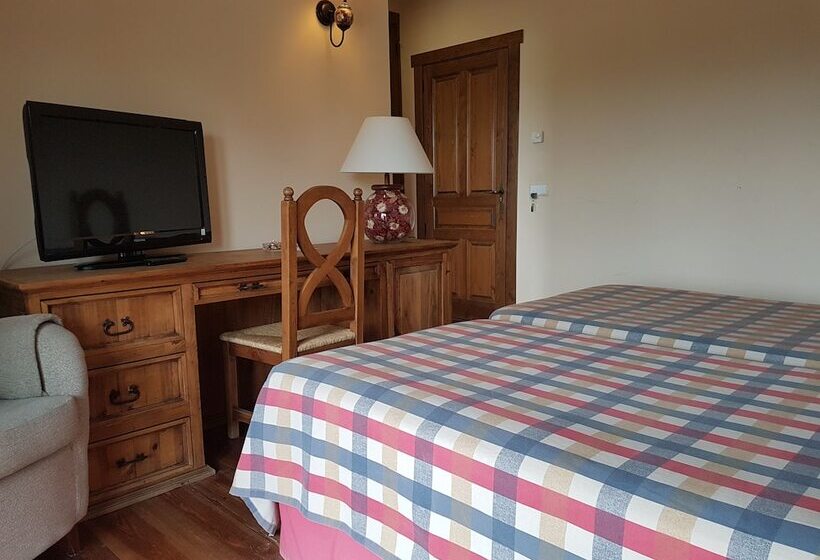 חדר סטנדרט לשלושה, Garabatos