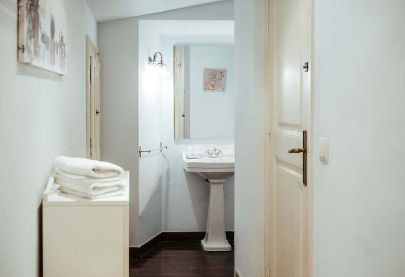 标准间, La Sala De Camós