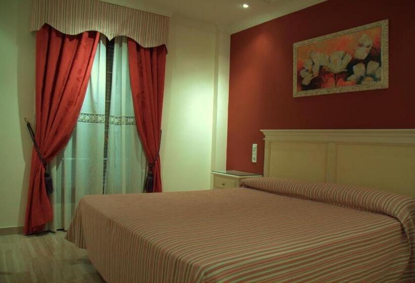 סוויטת ג'וניור עם מסג'ר מים, Los Girasoles