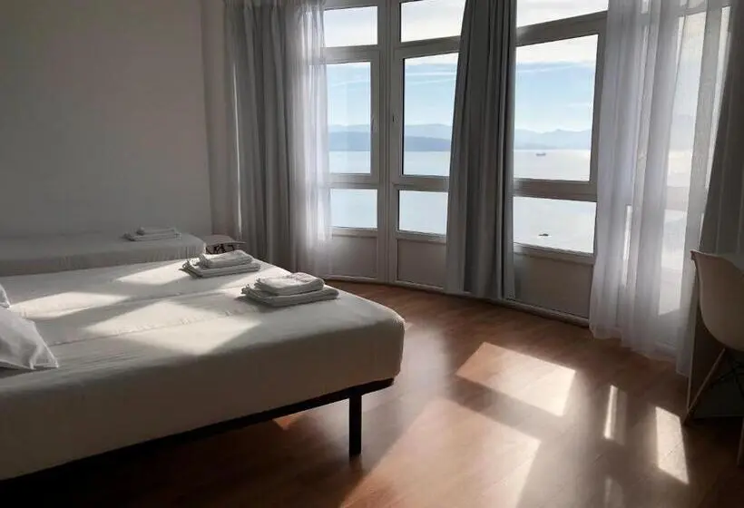 Superior Kolmen Hengen Huone Merinäkymä, Mar De Fisterra