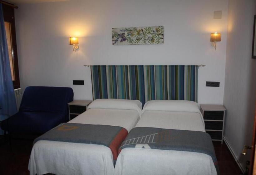 이코노미 룸, Mesón Del Gallo