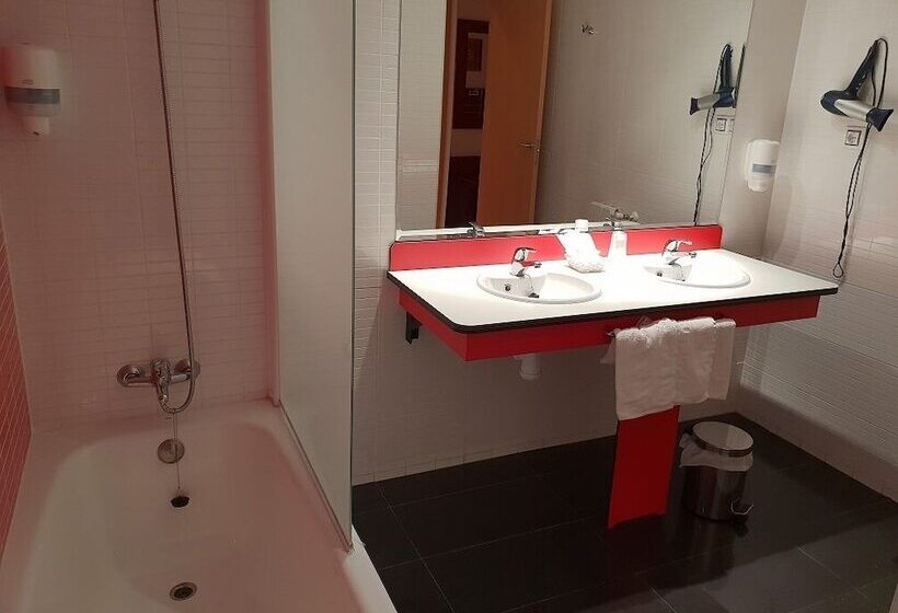 غرفة قياسية ثلاثية, Norte