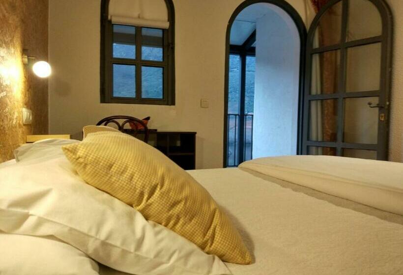 غرفة قياسية مزوَّدة بشُرفة, Posada Real Quinta De La Concepción