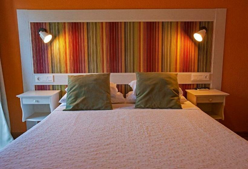 غرفة قياسية مزوَّدة بتراس, Posada Real Quinta De La Concepción