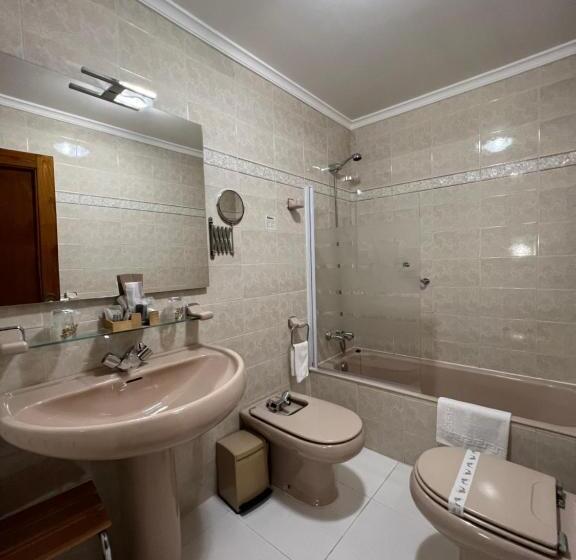 غرفة قياسية, Regueiro