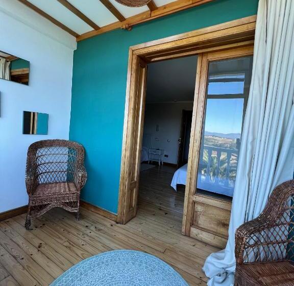 جناح مزود بتراس, Regueiro