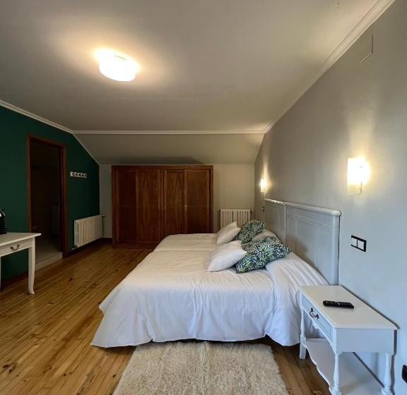 جناح مزود بتراس, Regueiro