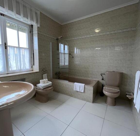 غرفة أساسية, Regueiro