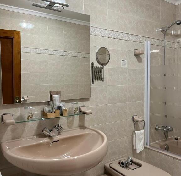 غرفة قياسية, Regueiro