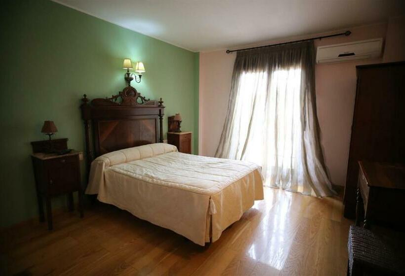 غرفة كلاسيكية ثلاثية, Rural Los Abriles