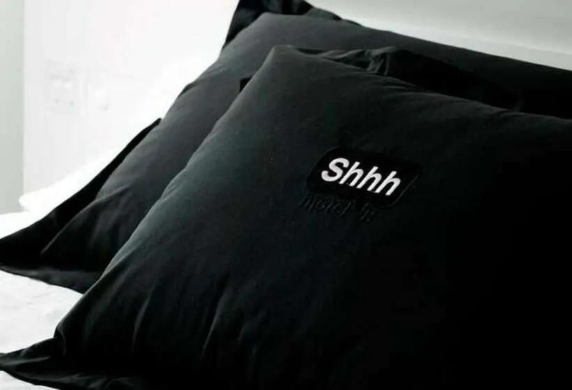 Standard-huone, Shhh