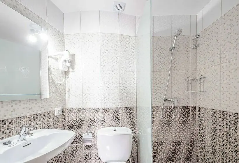 Chambre Standard Individuelle, Silvia
