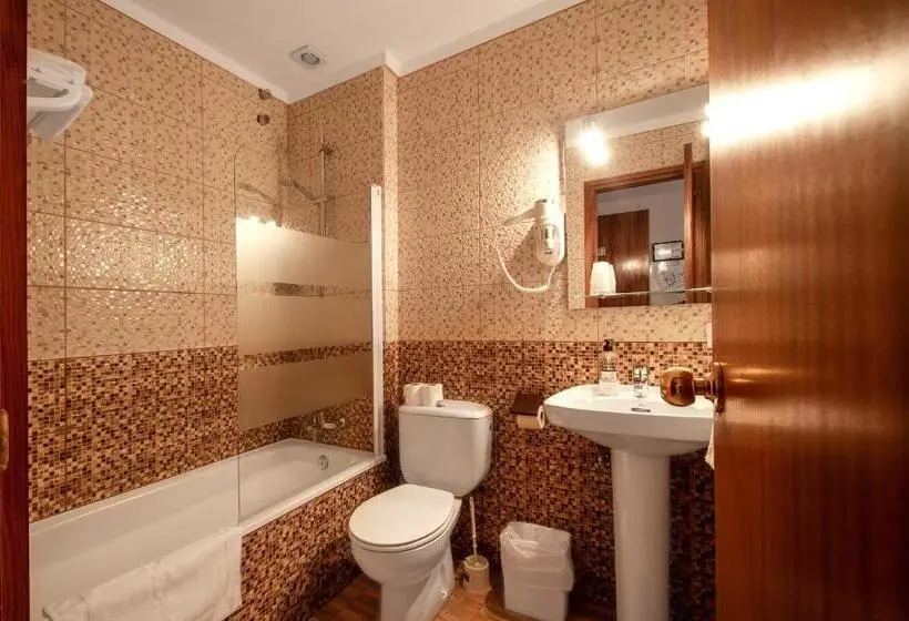 Chambre Triple Standard, Silvia