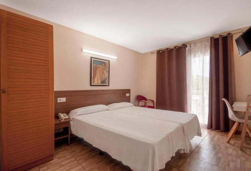 이코노미 룸, Silvia