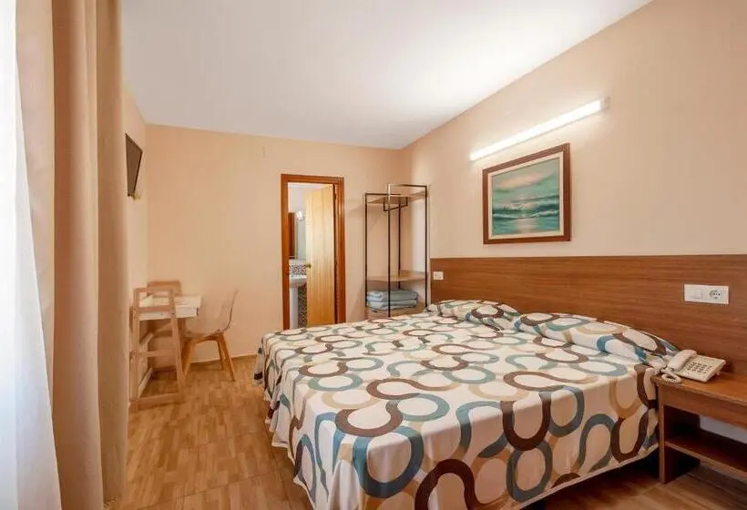 Chambre Economy, Silvia