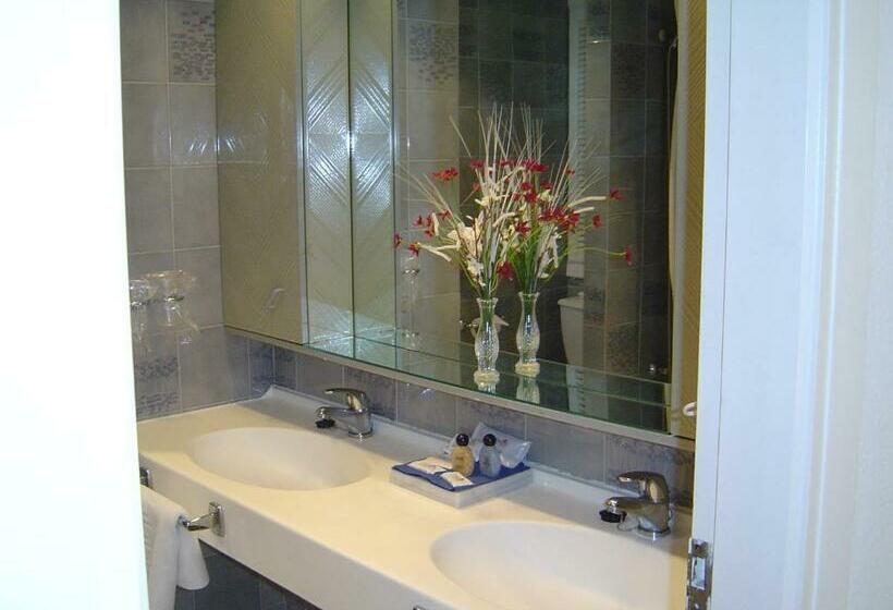 スタンダードスタジオ, Miraflores Resort