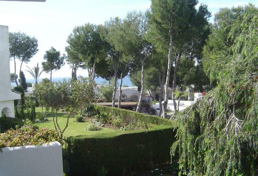 スタンダードスタジオ, Miraflores Resort