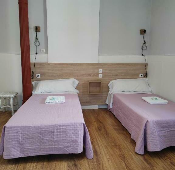 غرفة قياسية رباعية, Pension Albergue Don Alvaro