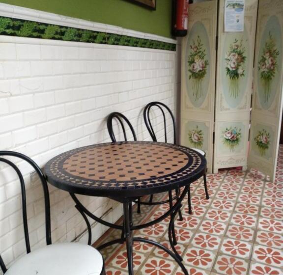 غرفة قياسية رباعية, Pension Albergue Don Alvaro