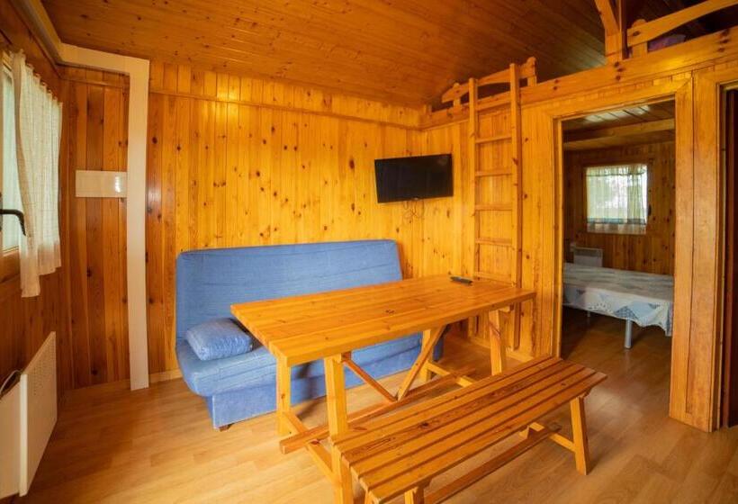 标准平房, Camping Gironella