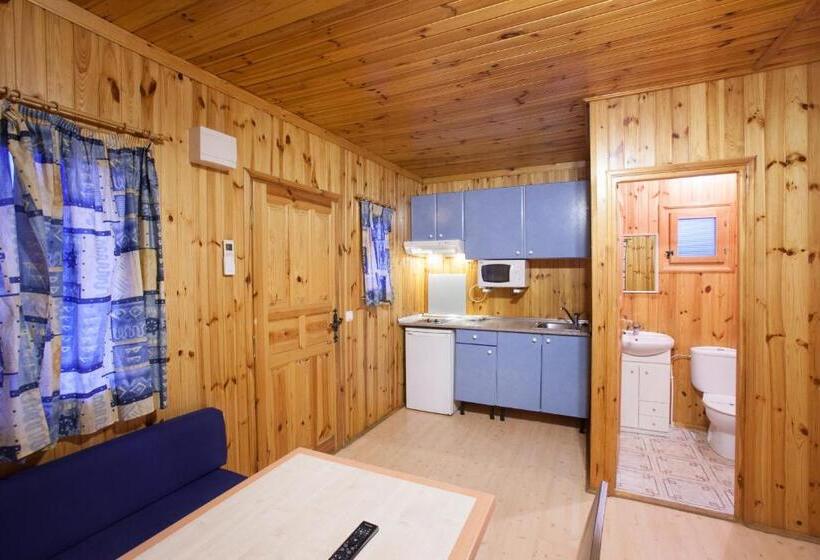 带2个卧室的标准洋房, Camping Gironella