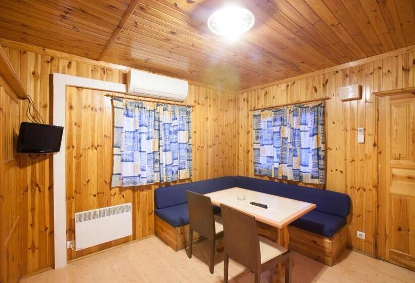 带2个卧室的标准洋房, Camping Gironella