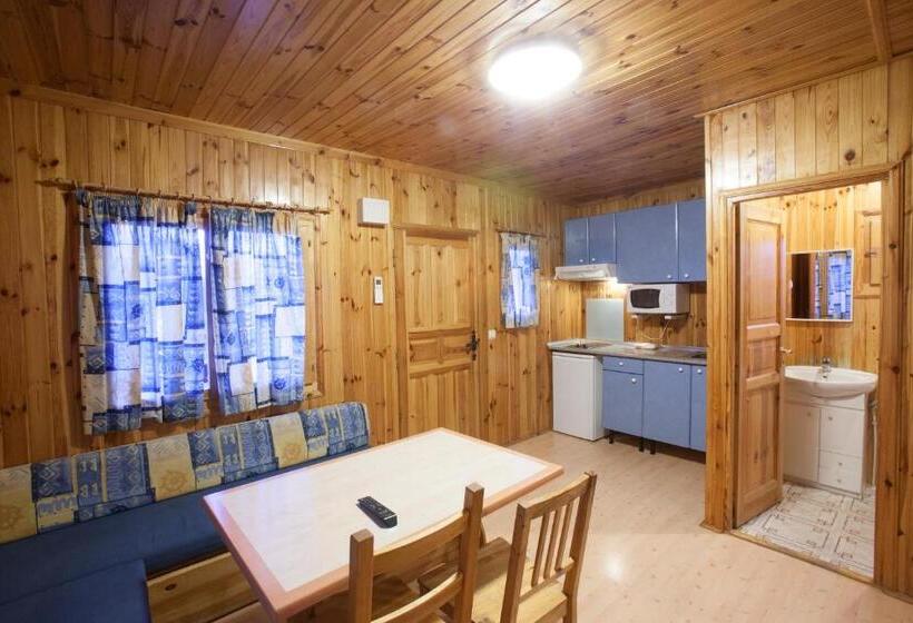 带2个卧室的标准洋房, Camping Gironella