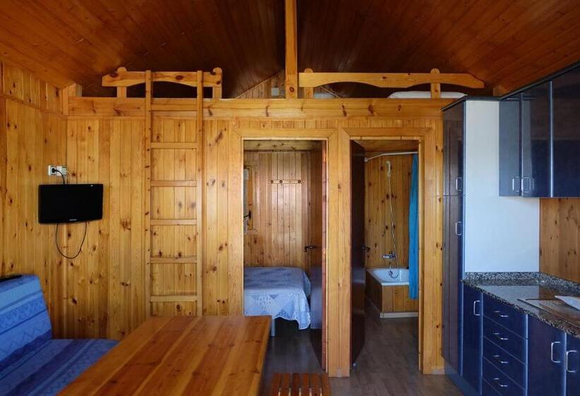 标准平房, Camping Gironella