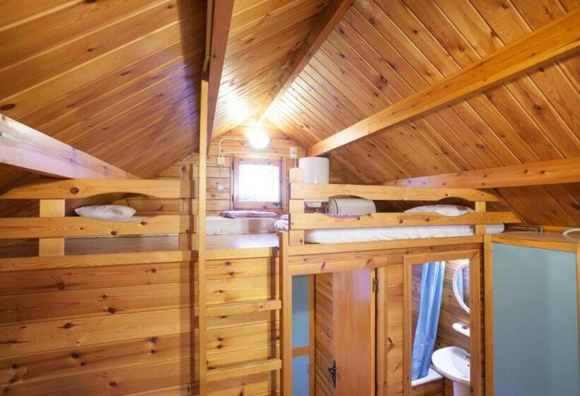 标准平房, Camping Gironella