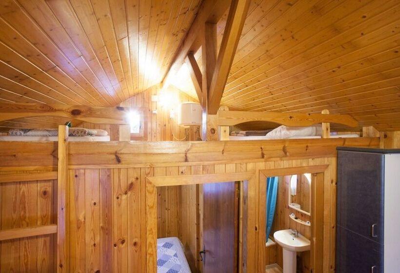 标准平房, Camping Gironella