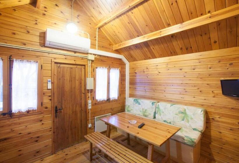 Бунгало Стандарт, Camping Gironella
