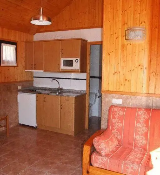 Standard-bungalow 2 Makuuhuonetta, Camping Iratxe Ciudad De Vacaciones