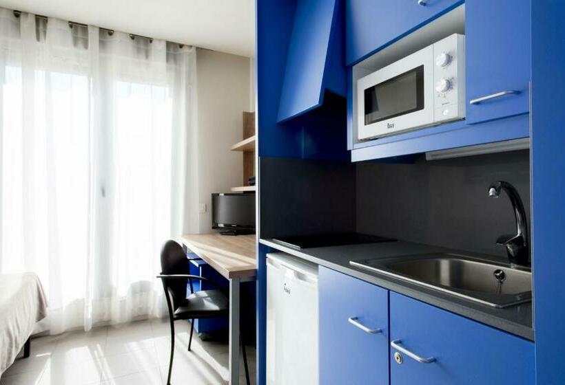 إستوديو بريميوم, Colegio Mayor La Concepcion