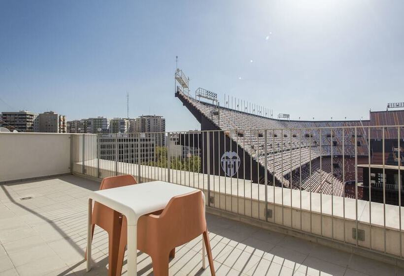 إستوديو بريميوم, Colegio Mayor La Concepcion