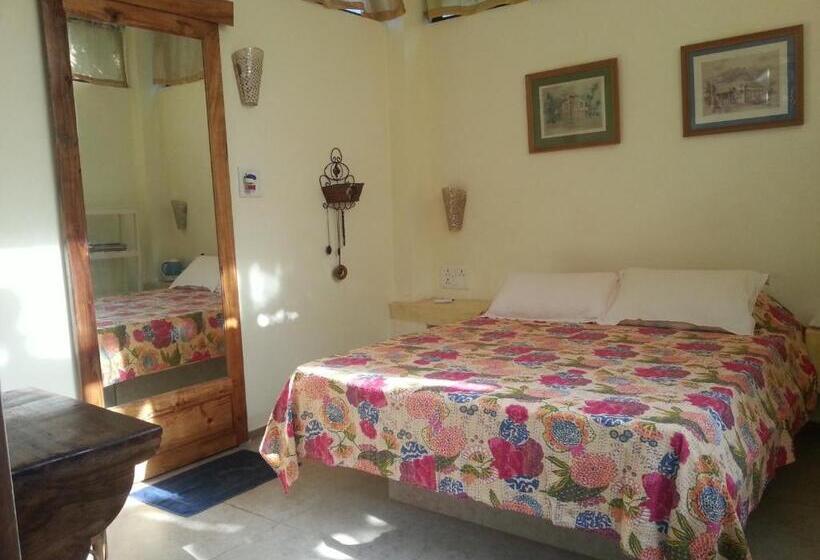 Quarto Estandar Vista Jardim, Michele S Garden